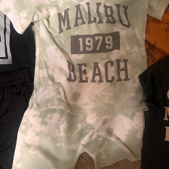 Size 5T Bundle Nike H&M, Old Navy, Target, champion - Picture 9 of 10